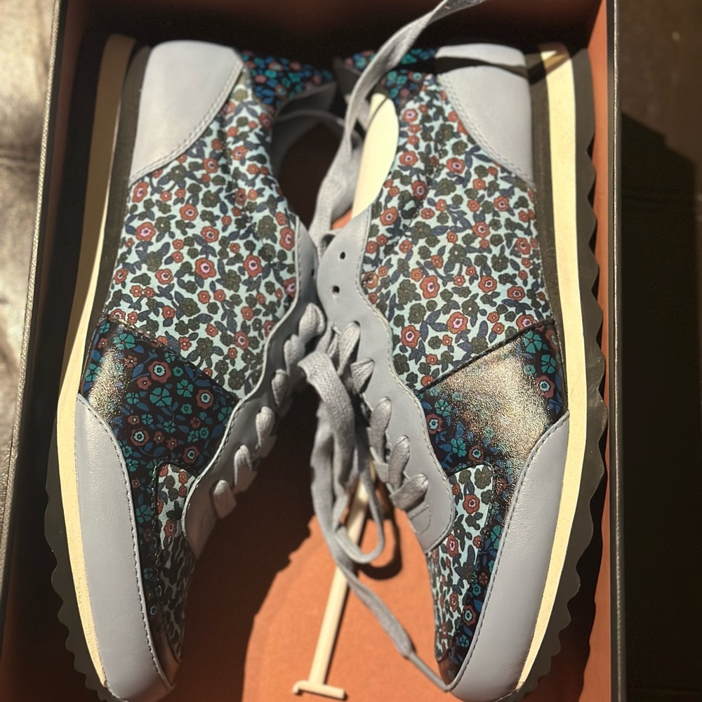 Coach Size 9 , New never worn